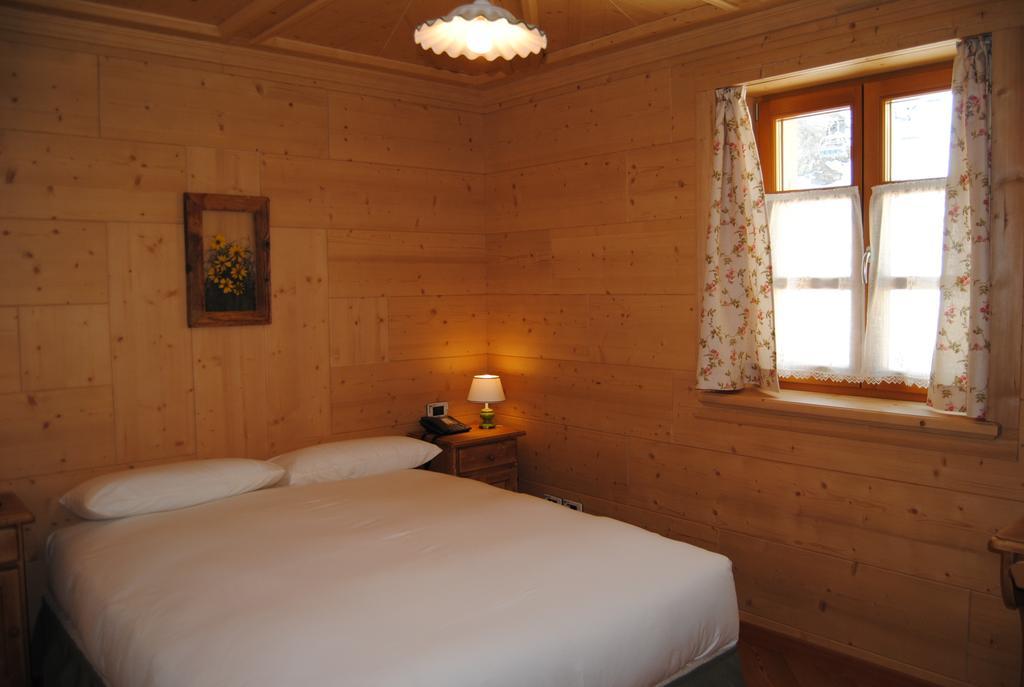 Baita Goles Sùtrio Zimmer foto